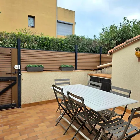 Maison Renovee & Climatisee 6 Pers - A Pied - Terrasse - Parking Prive Ferienhaus