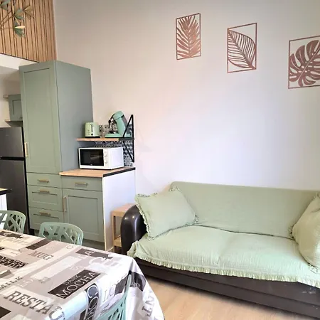 Maison Renovee & Climatisee 6 Pers - A Pied - Terrasse - Parking Prive Ferienhaus