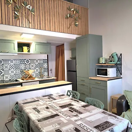 Maison Renovee & Climatisee 6 Pers - A Pied - Terrasse - Parking Prive Ferienhaus *