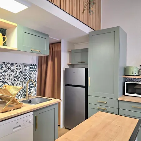 Maison Renovee & Climatisee 6 Pers - A Pied - Terrasse - Parking Prive * Sainte-Marie